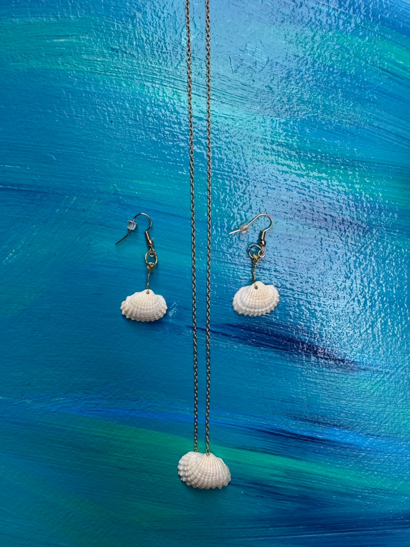 Everyday white cockle necklace and earring set